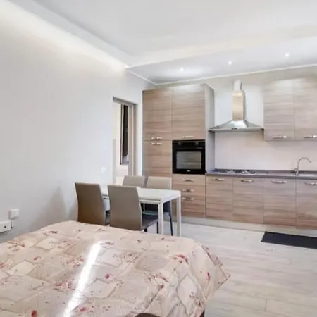 Casa Tiziano Parking Gratis 15 Minuti A Piedi Apartment Sanremo